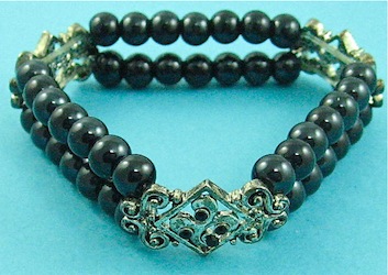 Black stretch bracelet 