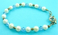  Pearl bracelet with blue swarovski